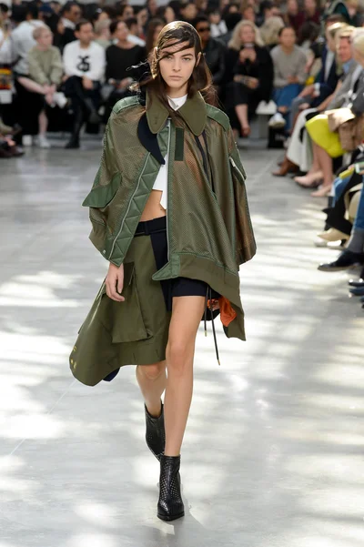 Look 19